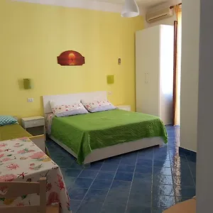 Appartamento Centro Storico Flat 7 Min From Port, Città di Lipari